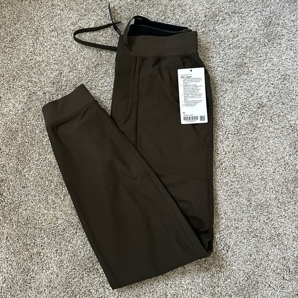 Brand new men’s lulu em on ABC Jogger. Never used all tags still on. - Picture 1 of 3